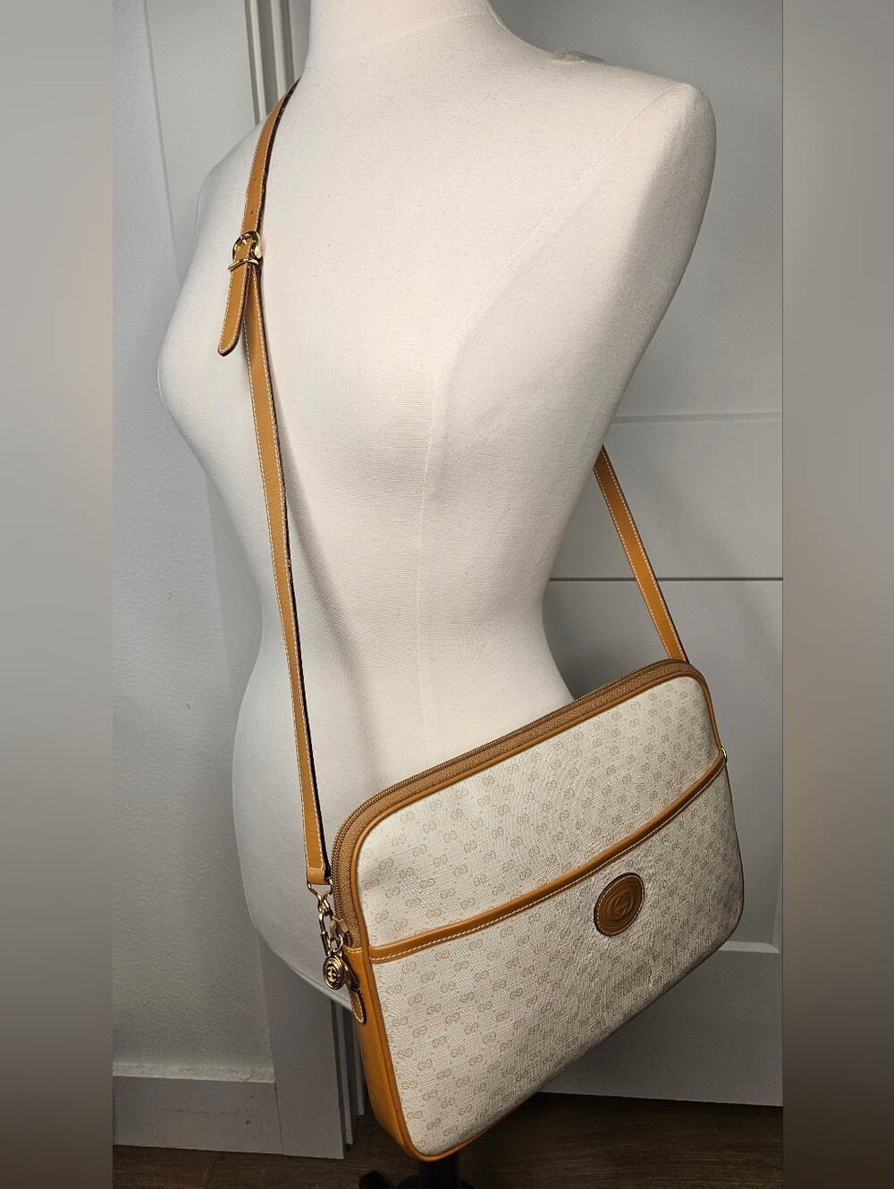 Authentic Gucci Micro GG Supreme Canvas Crossbody Shoulder Bag Beige Tan 80s 90s